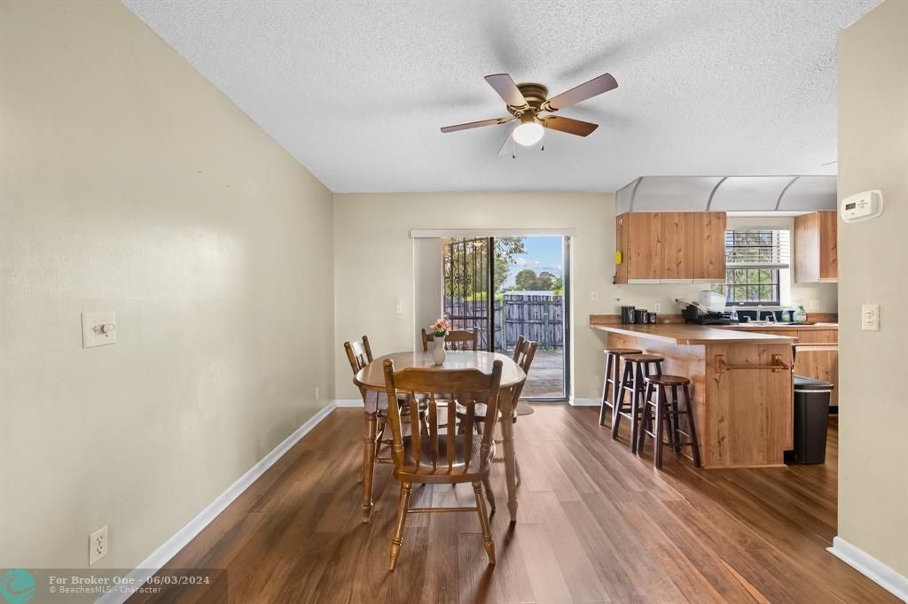 Active With Contract: $395,000 (3 beds, 2 baths, 1464 Square Feet)