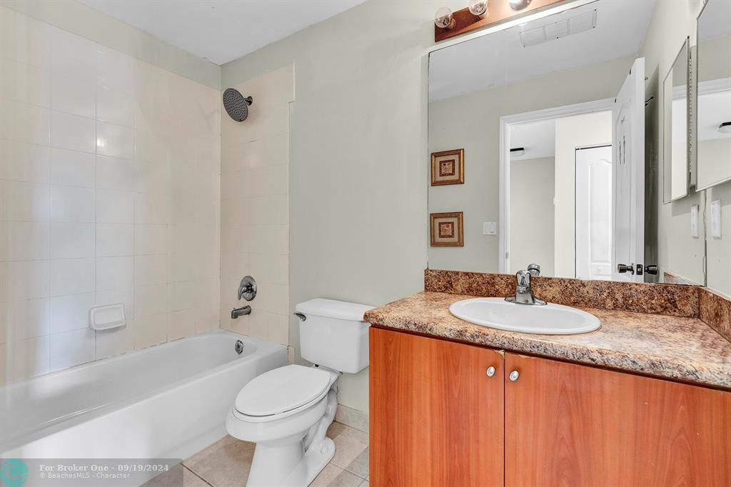 Active With Contract: $2,650 (3 beds, 2 baths, 1573 Square Feet)