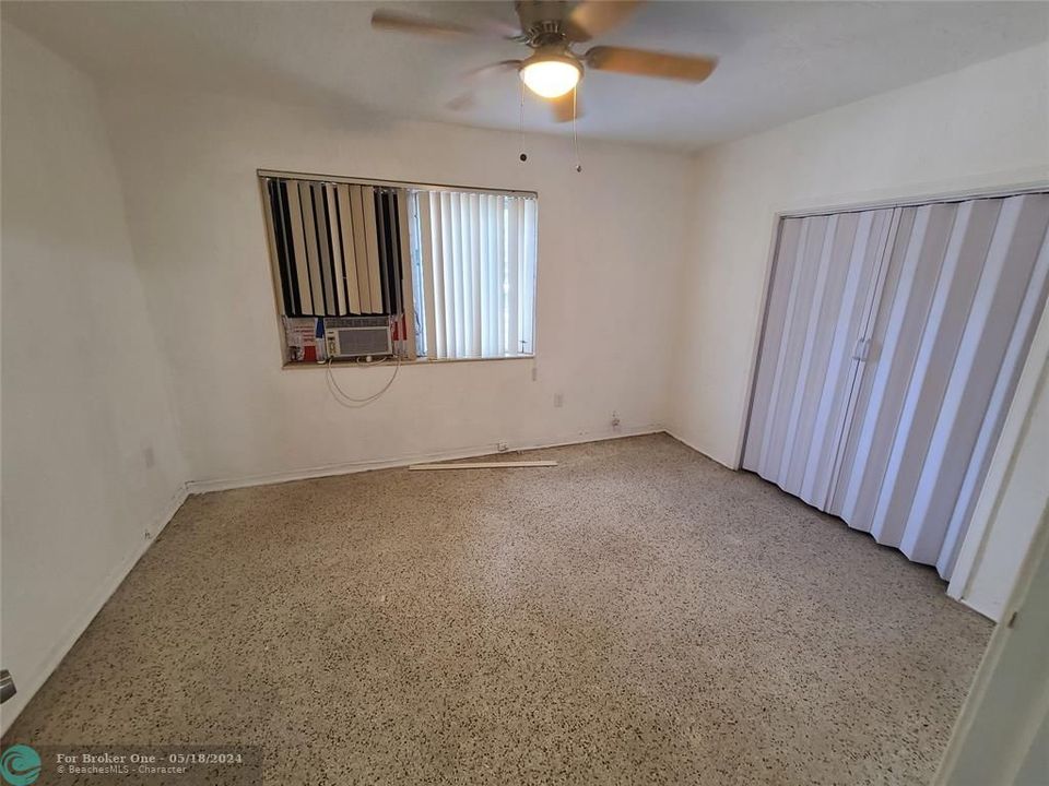 Recently Sold: $2,400 (2 beds, 1 baths, 860 Square Feet)