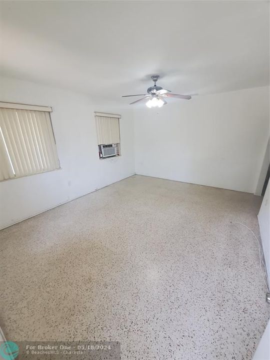 Recently Sold: $2,400 (2 beds, 1 baths, 860 Square Feet)