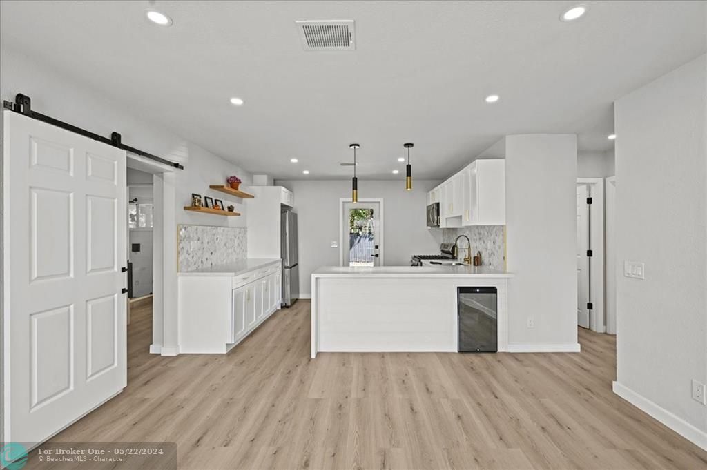 Active With Contract: $499,990 (3 beds, 2 baths, 1060 Square Feet)