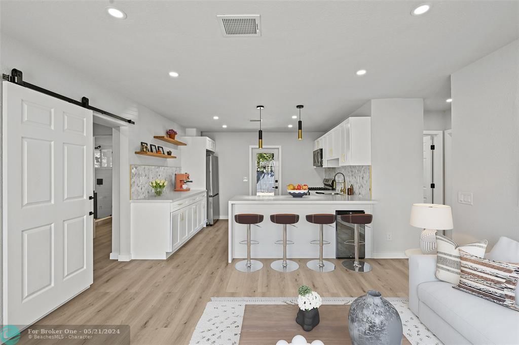 Active With Contract: $499,990 (3 beds, 2 baths, 1060 Square Feet)