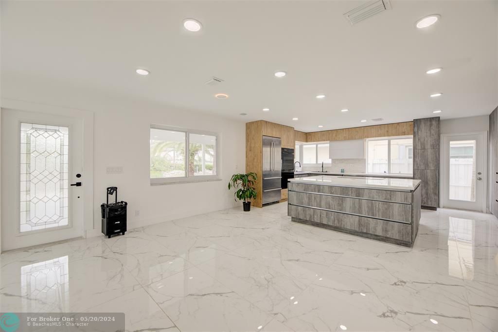 Active With Contract: $1,899,000 (3 beds, 4 baths, 2200 Square Feet)