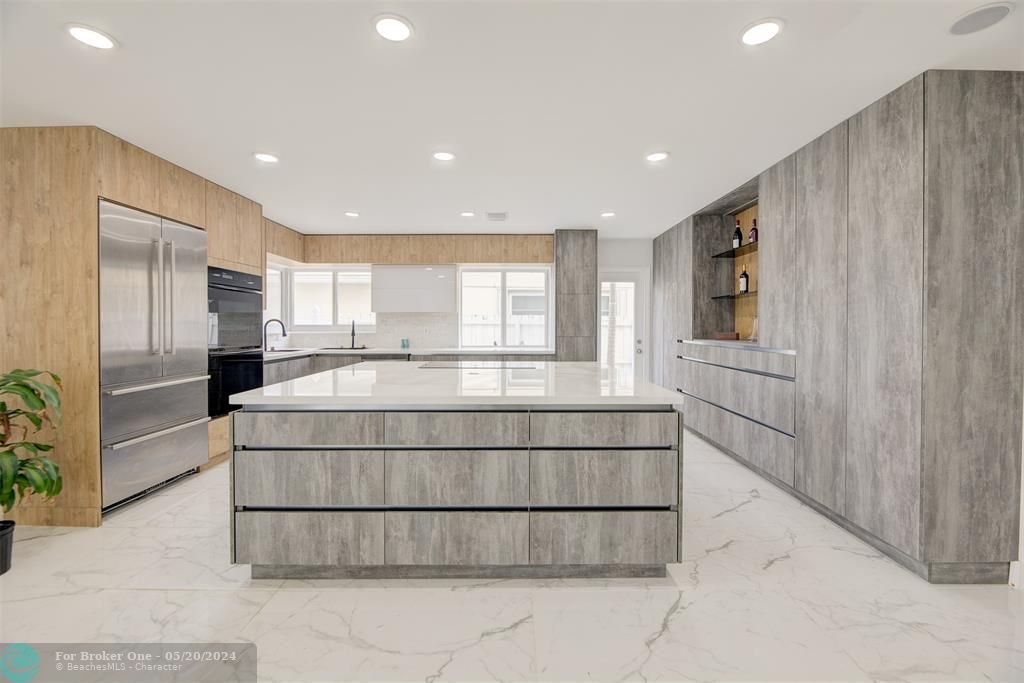 Recently Sold: $1,899,000 (3 beds, 4 baths, 2200 Square Feet)