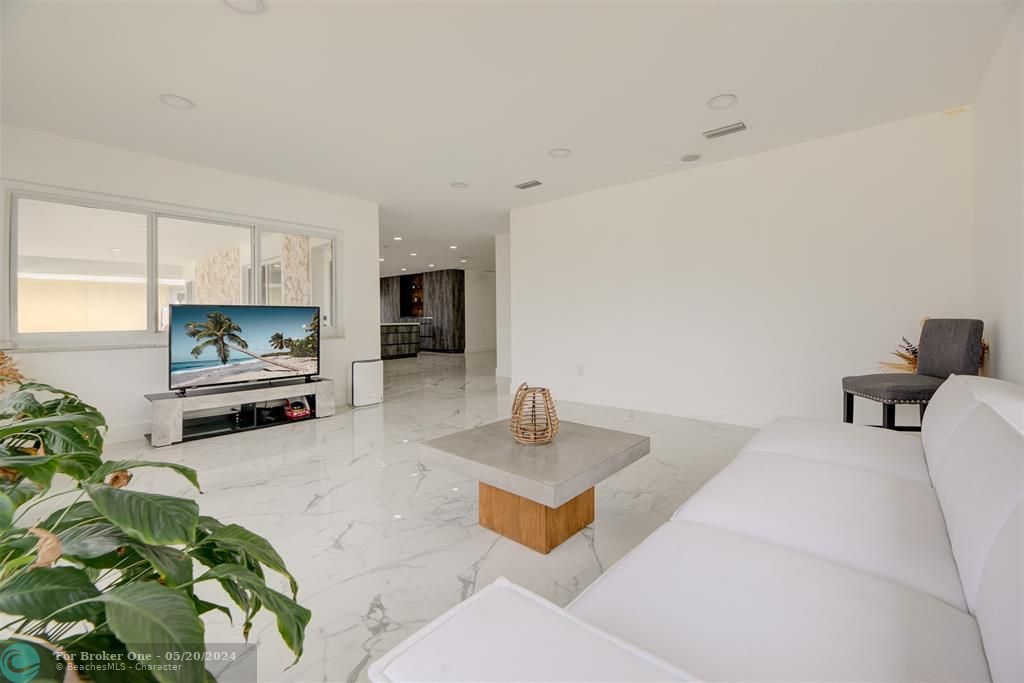 Active With Contract: $1,899,000 (3 beds, 4 baths, 2200 Square Feet)