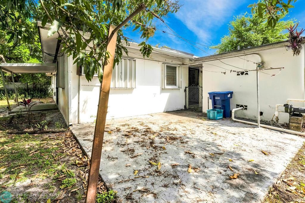 Recently Sold: $420,000 (3 beds, 2 baths, 1242 Square Feet)