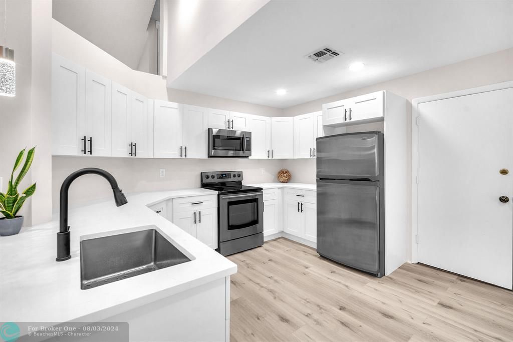 Active With Contract: $649,000 (3 beds, 2 baths, 1638 Square Feet)