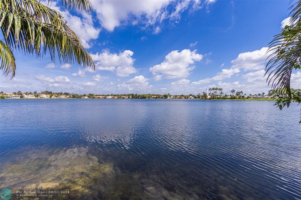 Active With Contract: $519,400 (3 beds, 2 baths, 1344 Square Feet)