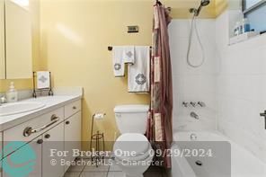 For Rent: $1,800 (2 beds, 1 baths, 810 Square Feet)