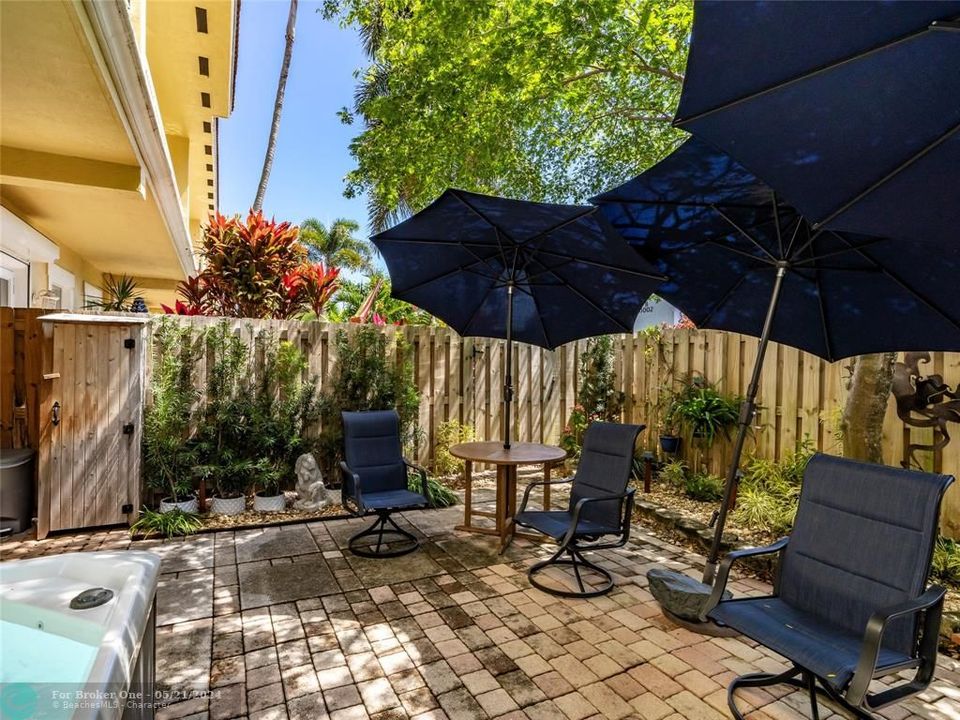 For Sale: $599,900 (3 beds, 2 baths, 1656 Square Feet)