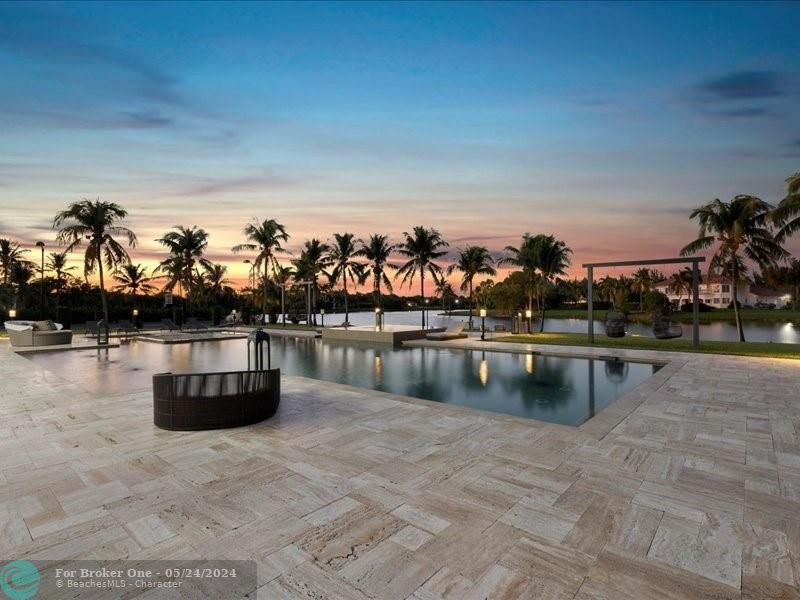 For Sale: $5,850,000 (8 beds, 6 baths, 8701 Square Feet)