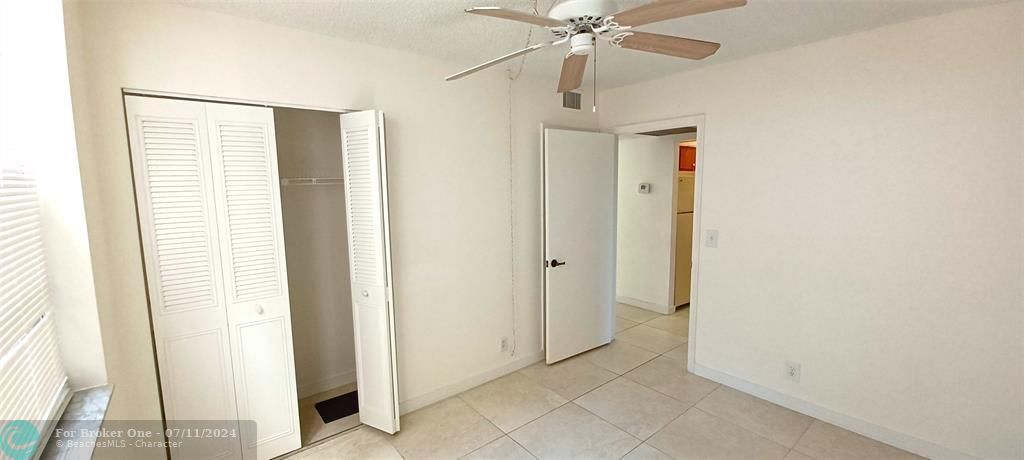 Active With Contract: $1,950 (2 beds, 2 baths, 1100 Square Feet)
