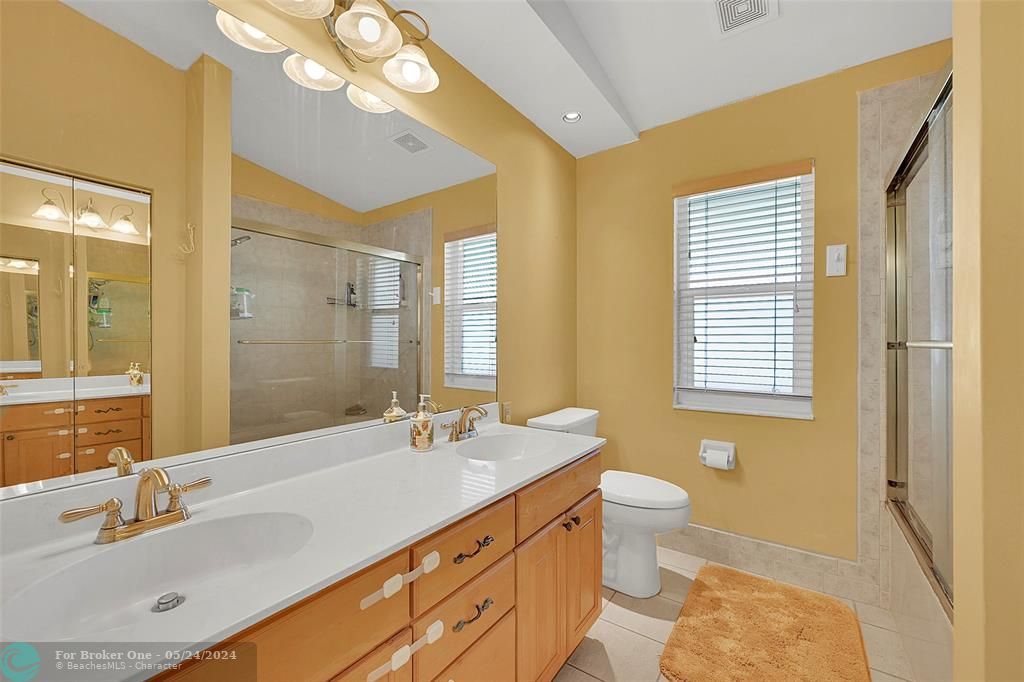 最近售出: $574,000 (3 贝兹, 2 浴室, 1754 平方英尺)