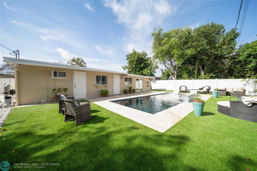 Recently Sold: $649,000 (4 beds, 3 baths, 1541 Square Feet)