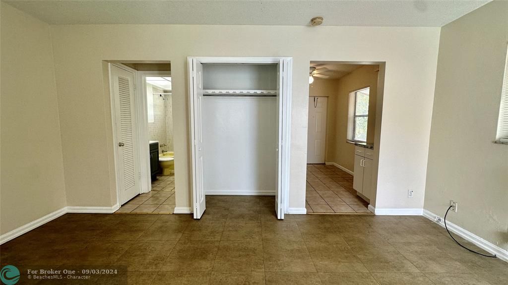 For Rent: $1,600 (0 beds, 1 baths, 500 Square Feet)