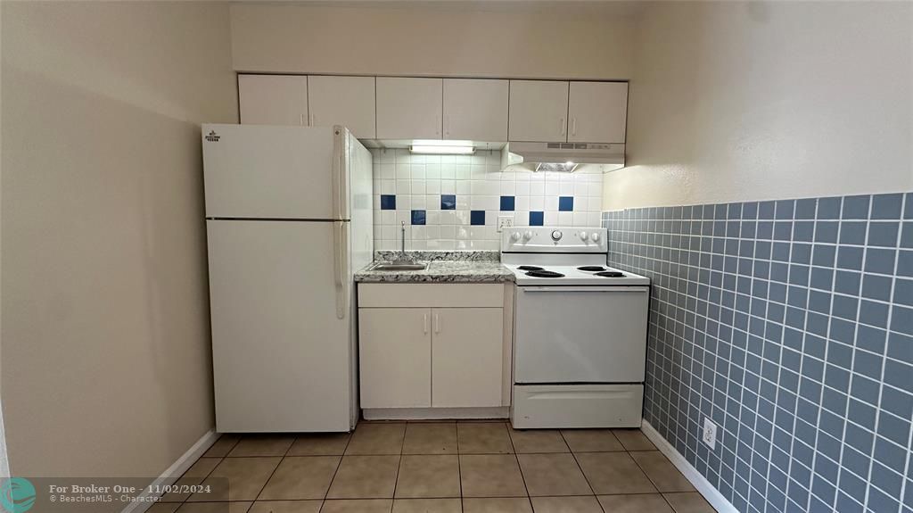 For Rent: $1,600 (0 beds, 1 baths, 500 Square Feet)