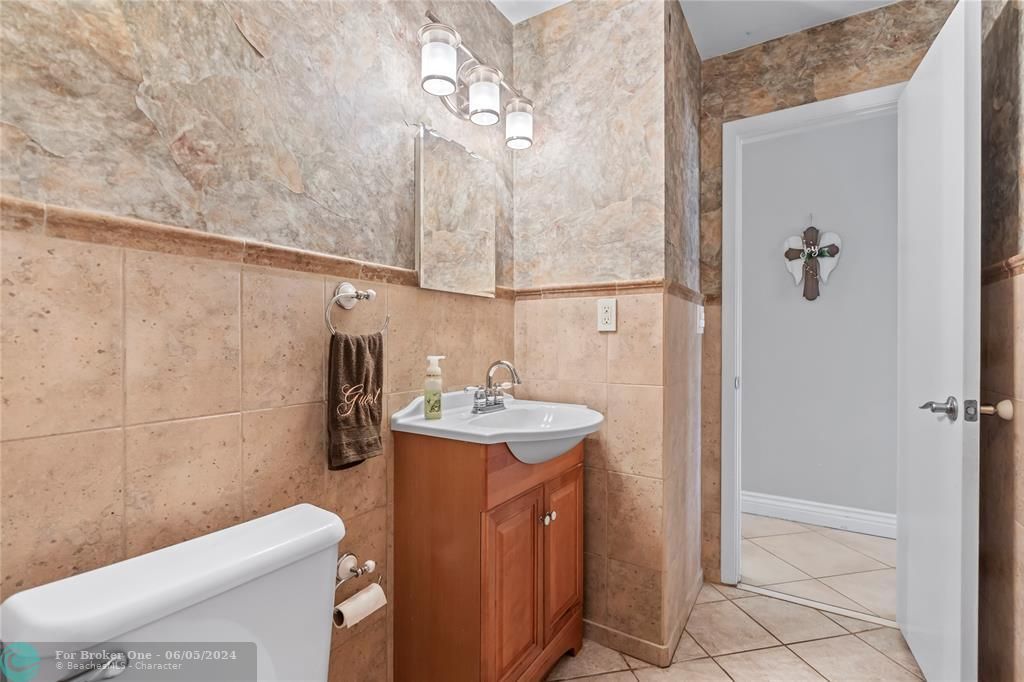 最近售出: $399,900 (3 贝兹, 2 浴室, 1200 平方英尺)