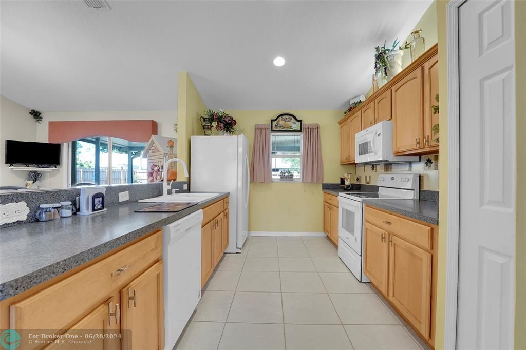 Active With Contract: $399,000 (4 beds, 2 baths, 1725 Square Feet)