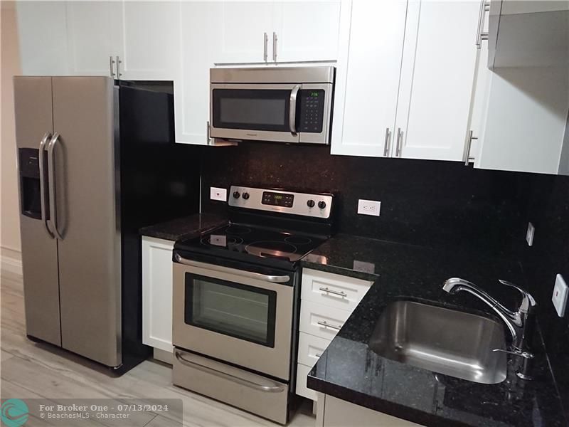 Recently Sold: $2,050 (2 beds, 1 baths, 600 Square Feet)