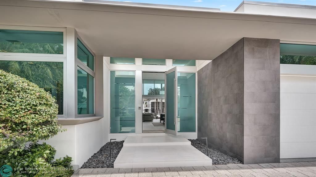 Active With Contract: $4,995,000 (3 beds, 3 baths, 3360 Square Feet)