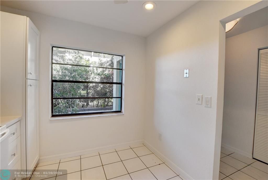 For Sale: $312,000 (2 beds, 2 baths, 1216 Square Feet)