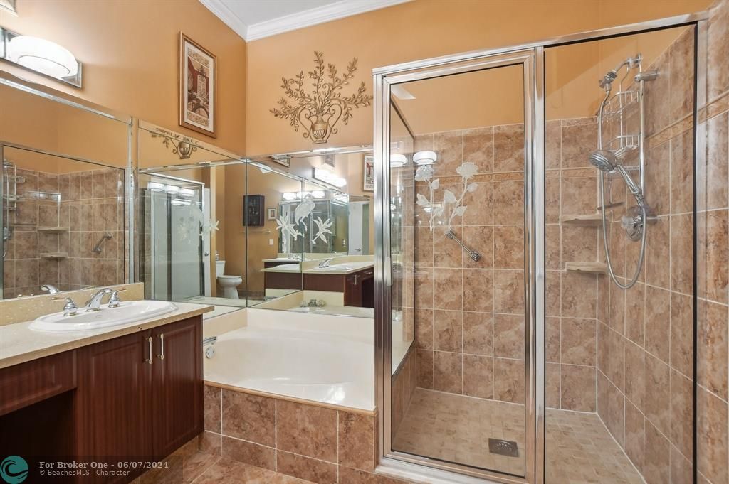合同活跃: $310,000 (3 贝兹, 2 浴室, 1495 平方英尺)