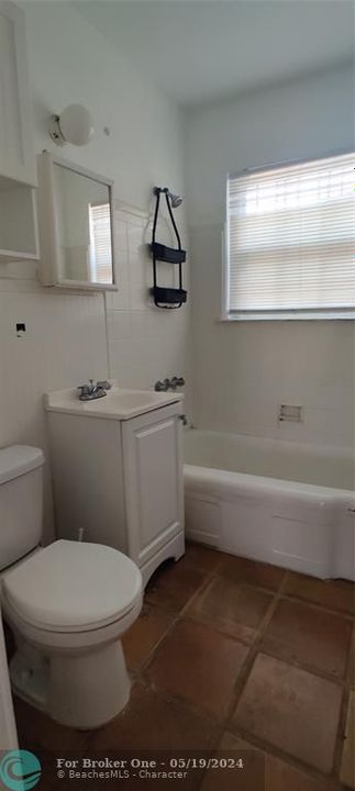 For Sale: $1,595 (1 beds, 1 baths, 2208 Square Feet)