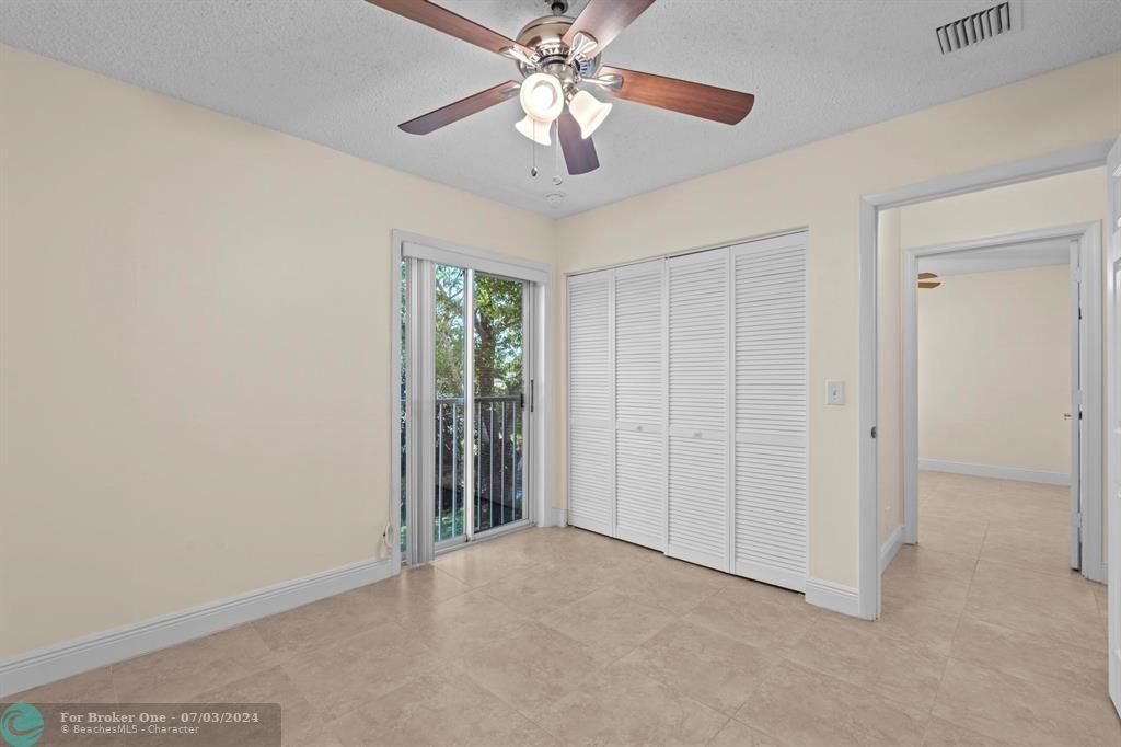 For Sale: $480,000 (5 beds, 2 baths, 2334 Square Feet)