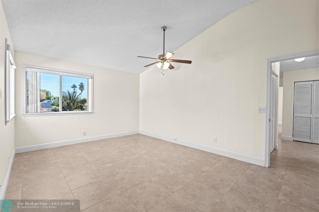 For Sale: $480,000 (5 beds, 2 baths, 2334 Square Feet)