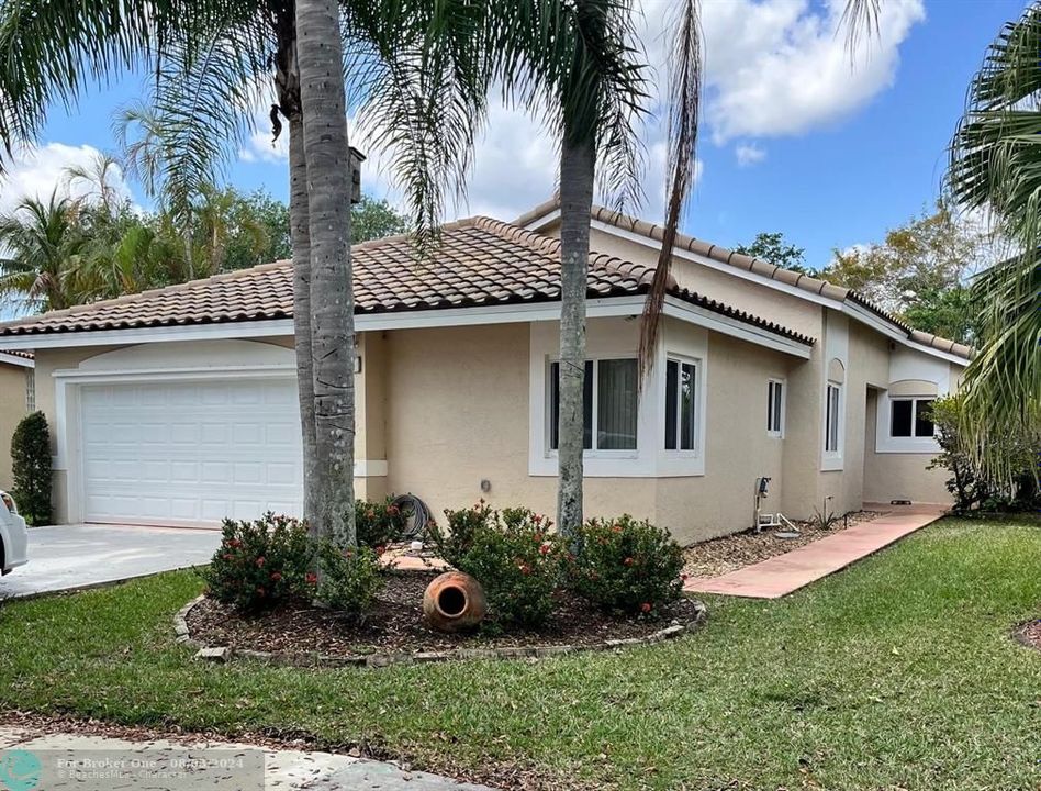 Recently Sold: $685,000 (4 beds, 2 baths, 1900 Square Feet)