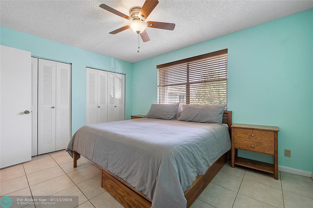 For Sale: $379,000 (2 beds, 2 baths, 1008 Square Feet)