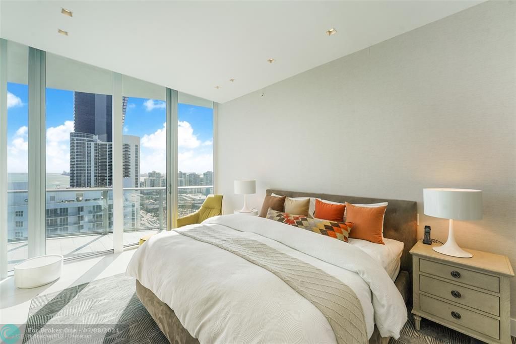 For Sale: $5,800,000 (3 beds, 4 baths, 3340 Square Feet)