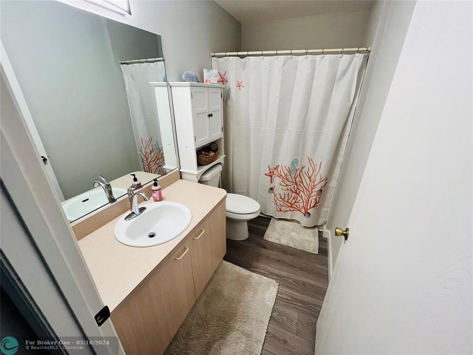 For Sale: $289,900 (2 beds, 2 baths, 1188 Square Feet)