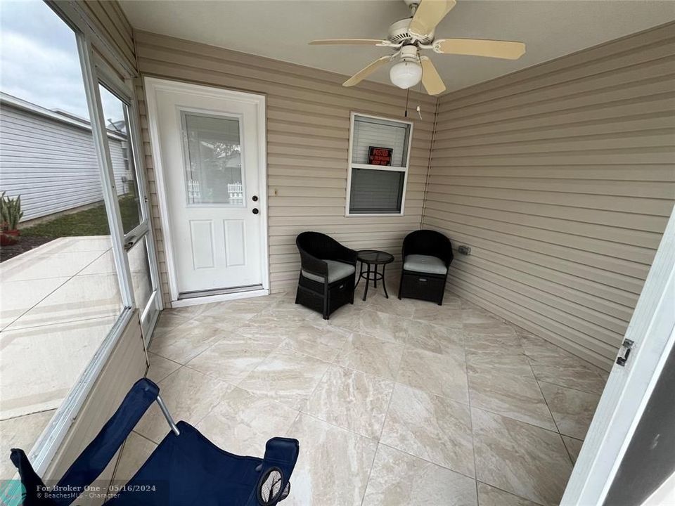 For Sale: $289,900 (2 beds, 2 baths, 1188 Square Feet)