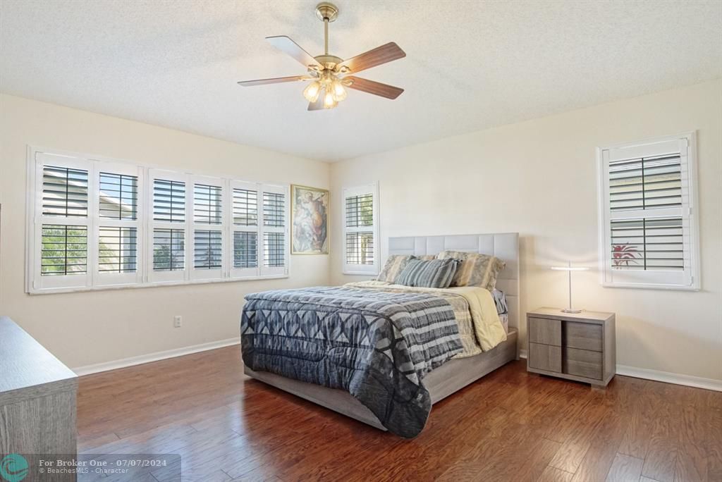 Active With Contract: $2,500 (2 beds, 2 baths, 1658 Square Feet)