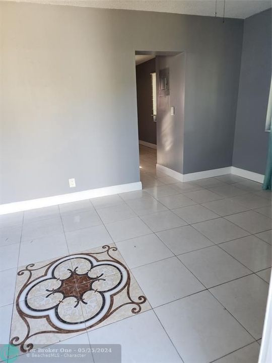 Recently Sold: $2,200 (2 beds, 1 baths, 1600 Square Feet)