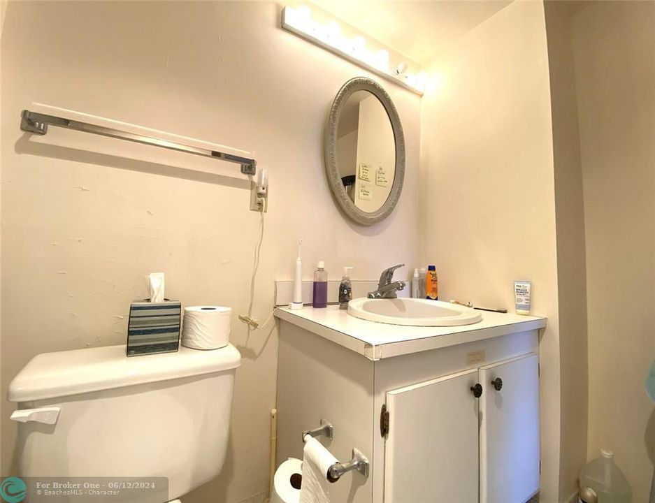 For Sale: $279,000 (2 beds, 2 baths, 1157 Square Feet)
