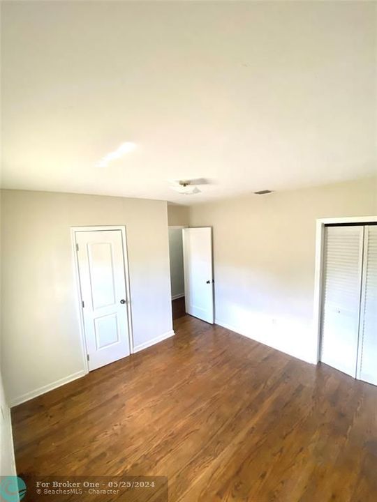 Active With Contract: $425,000 (3 beds, 2 baths, 1219 Square Feet)