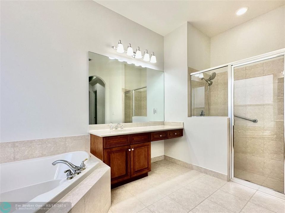 Недавно арендовано: $5,250 (4 спален, 3 ванн, 2526 Квадратных фут)