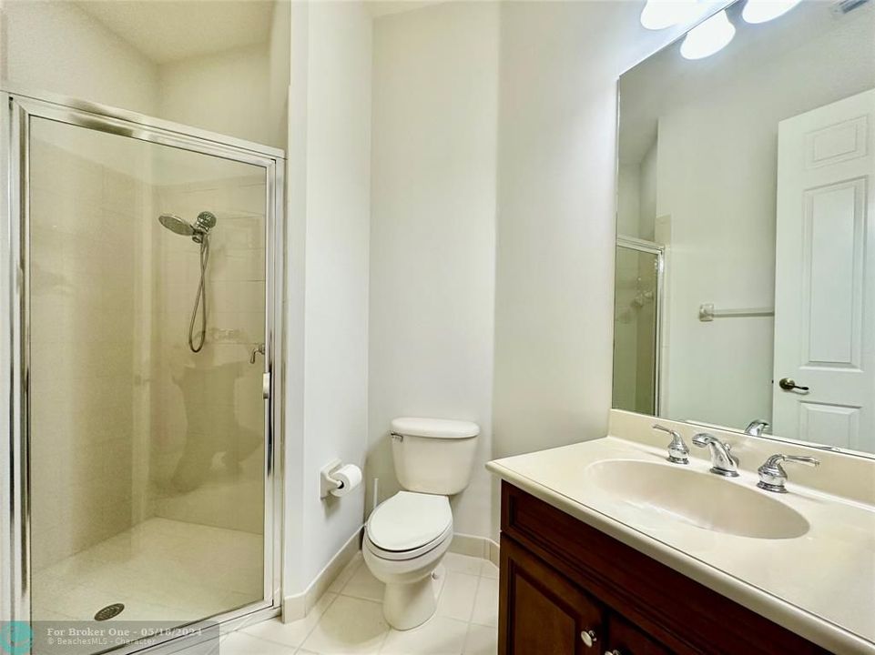 最近租的: $5,250 (4 贝兹, 3 浴室, 2526 平方英尺)
