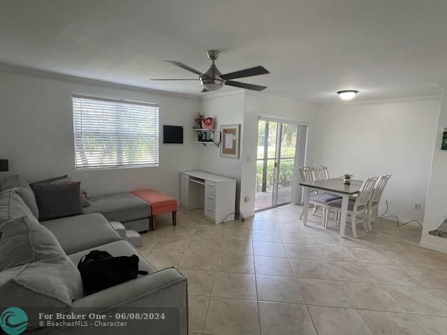 Active With Contract: $199,900 (1 beds, 1 baths, 785 Square Feet)