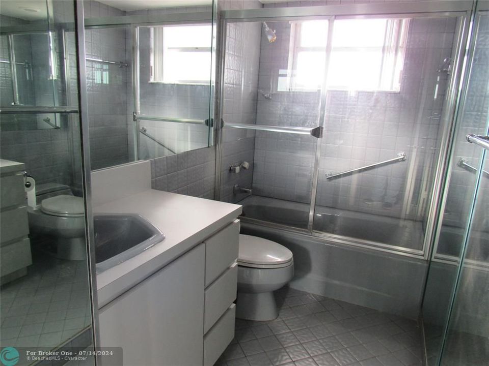 For Sale: $198,000 (2 beds, 2 baths, 1501 Square Feet)