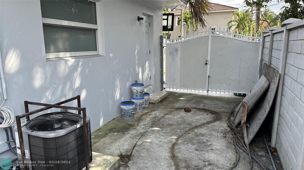 Recently Sold: $2,500 (2 beds, 1 baths, 1840 Square Feet)