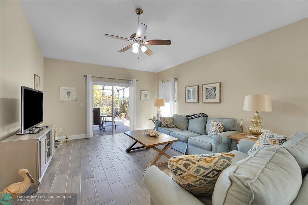 Active With Contract: $469,000 (3 beds, 2 baths, 1955 Square Feet)