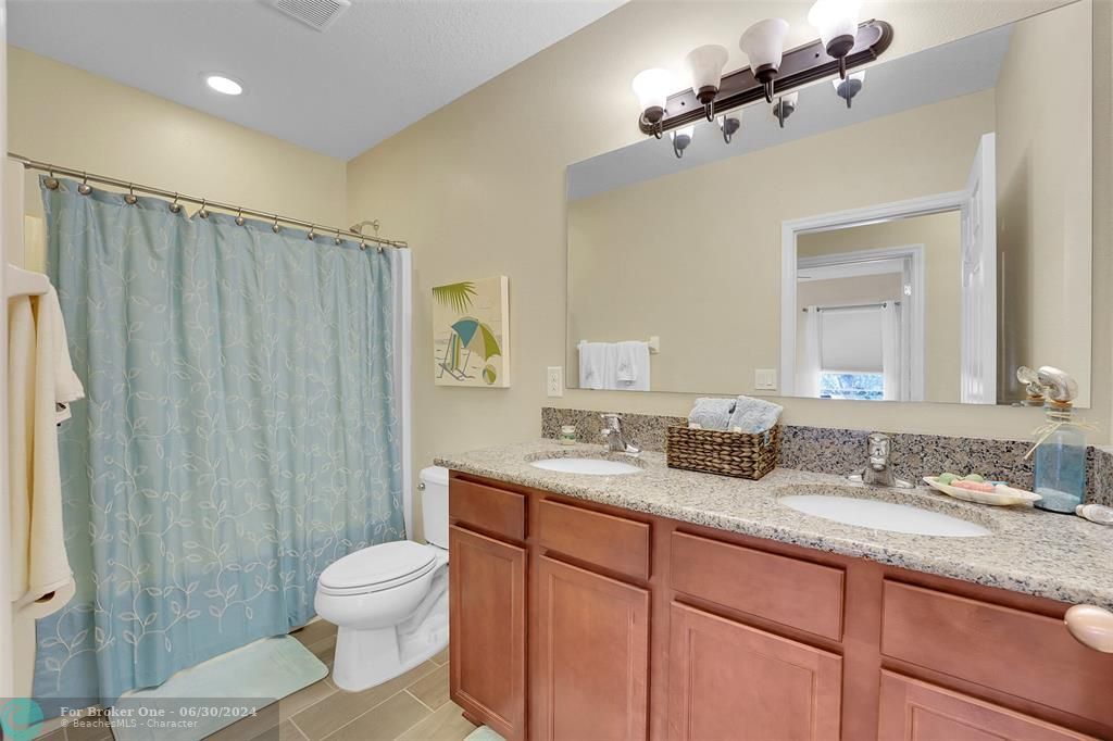 Active With Contract: $469,000 (3 beds, 2 baths, 1955 Square Feet)