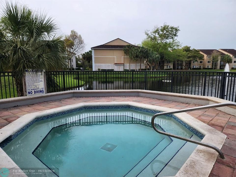 Recently Rented: $2,099 (2 beds, 2 baths, 986 Square Feet)
