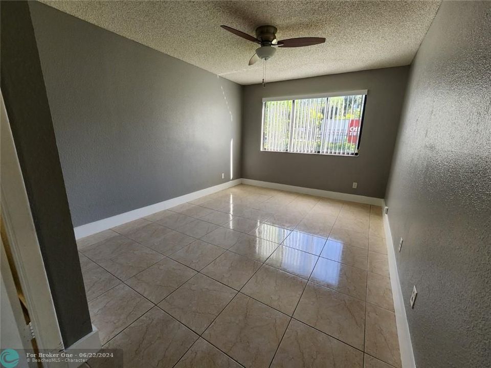 Recently Rented: $2,099 (2 beds, 2 baths, 986 Square Feet)