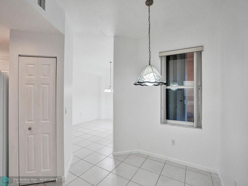 Active With Contract: $359,900 (3 beds, 2 baths, 1729 Square Feet)