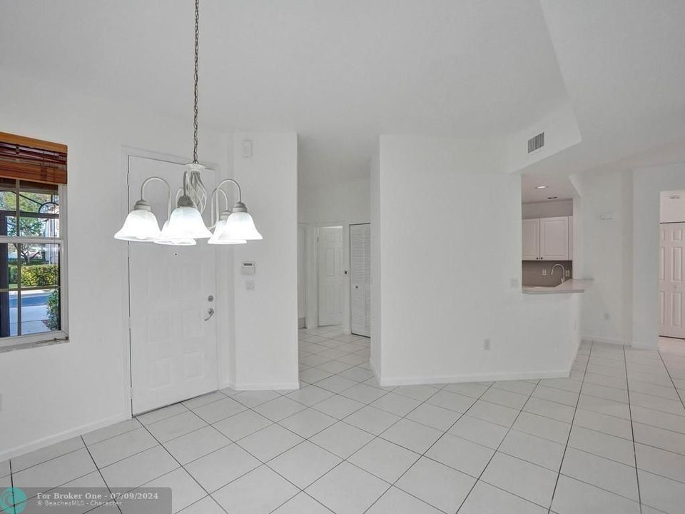Active With Contract: $359,900 (3 beds, 2 baths, 1729 Square Feet)