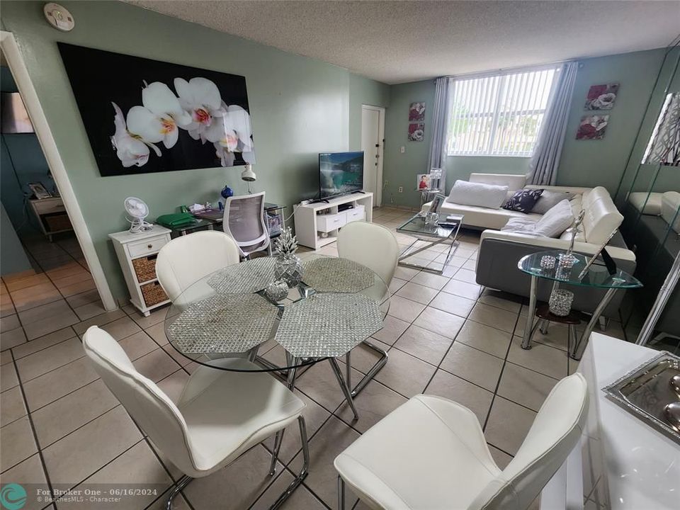 Recently Sold: $194,000 (1 beds, 1 baths, 680 Square Feet)